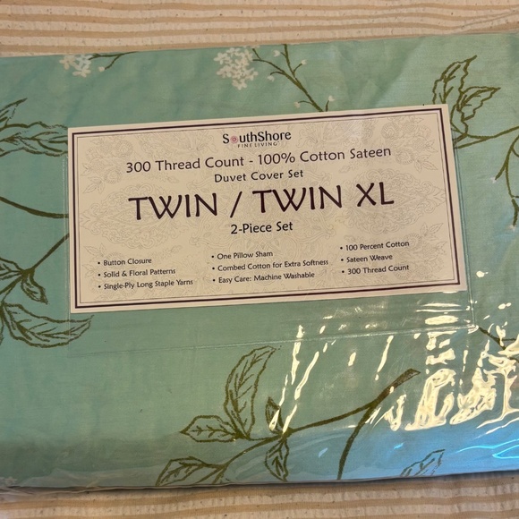 South Shore Fine Living 100% Cotton Sateen Duvet Cover Set - Twin/Twin XL - Picture 3 of 4